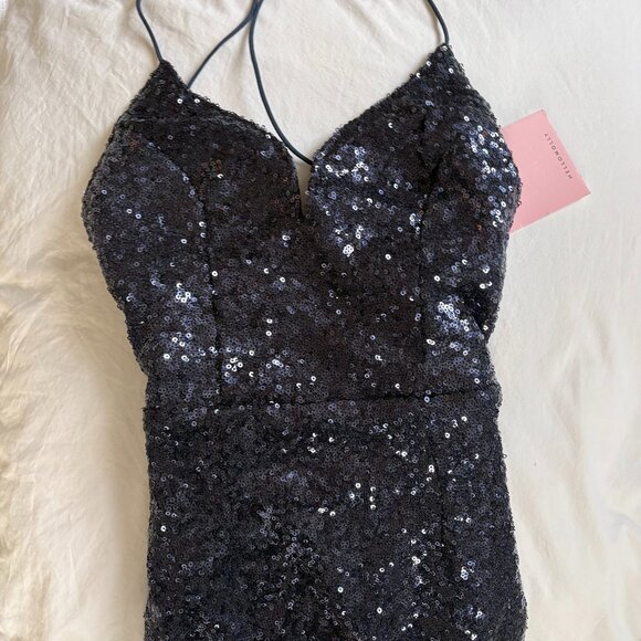 Hello Molly Dress - Picture 1 of 3